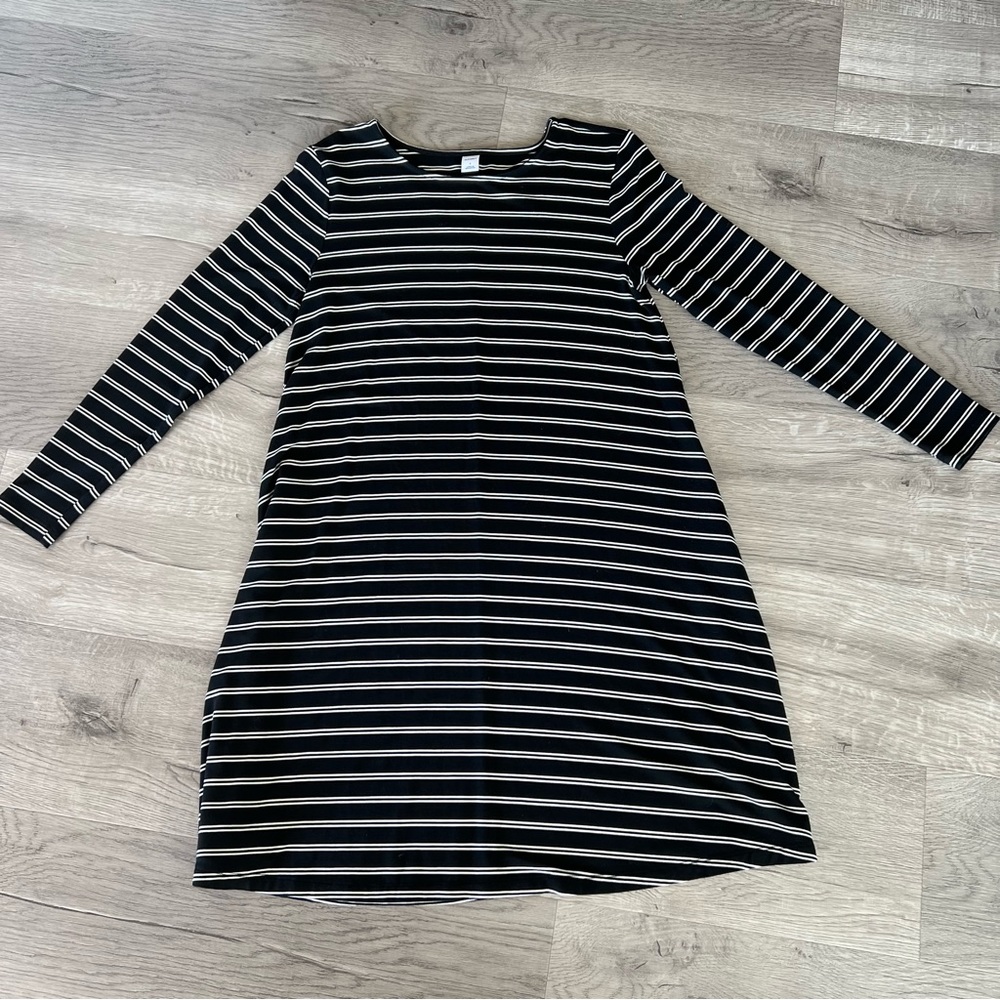 Old Navy Swing Dress - Long Sleeve - Womens - Black